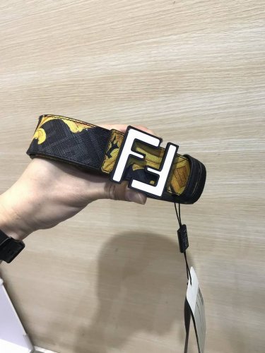 配送专柜包装 打孔针 特 新款 Fd 宽38 Mm 支持Nfc 芯片扫描，标志造型皮带，原版亮面间色 亚克力F铆钉扣，进口原版小牛皮压花制成，镀金表面金属制品，