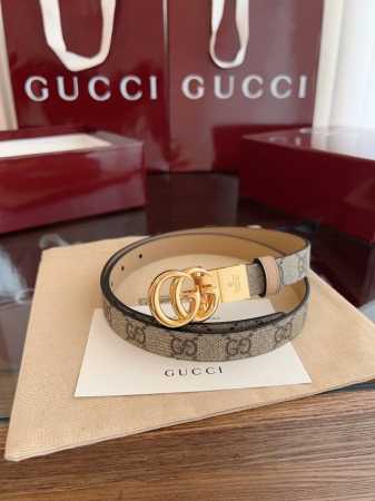 特 。Gucci 2025最新专柜系列裸粉 款号 659418 92Tin 9257 双面进口原厂防水Pvc材质 比牛皮还耐用 宽度2.0Cm 可旋转亮金双G带 - 点击图像关闭