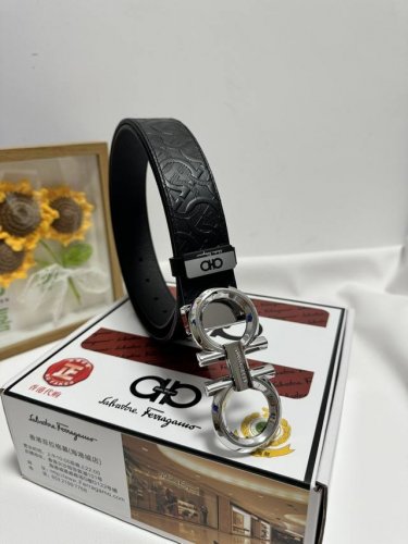 品名：菲拉格幕 原单 材质：原单牛皮腰带 百分百头层牛皮腰带保证真皮，24K纯钢扣，专柜原单品质、做工精细，时尚大牌，送人自用首选 包装： 请认准如图专柜包装赠