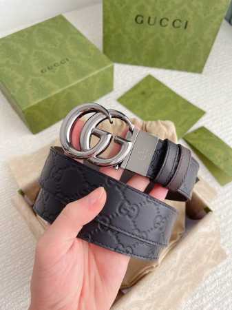 配全套包装礼盒 Gucci3.7专柜同款小牛皮压花. 双面使用配旋转扣. 一侧为gucci Signature皮革 反面一侧为单色皮革.专柜品质 - 点击图像关闭