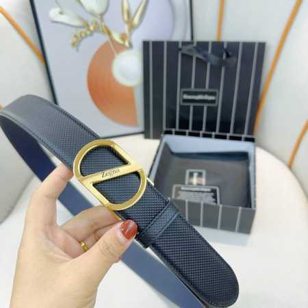 特 品牌：杰尼亚 进口小牛皮，手感细腻柔软。搭配纯钢精品扣，自动扣男士必备！宽度：3.5Cm - 点击图像关闭