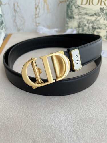 品名：迪奥. Dior 腰带自动带 皮带 型号：自动扣，纯钢材质自动扣，自动带身，图片实物拍摄 材料：百分百头层牛皮，保证真皮。24K纯钢扣专柜同等质量， 双面