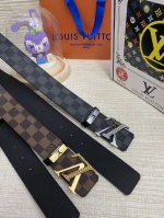 品名：Lv..路易..威登原单 材质：原单牛皮腰带 百分百头层牛皮腰带保证真皮，24K纯钢扣，专柜原单品质、做工精细，时尚大牌，送人自用首选 包装： 请认准如图