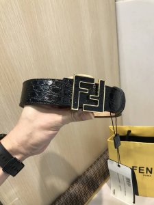 配送专柜包装 打孔针 新款 Fd 宽39Mm 支持Nfc 芯片扫描，标志造型宽皮带，原版铆钉扣，进口原版石头纹配置树膏牛皮制成，镀金表面金属制品，品质保证，非市