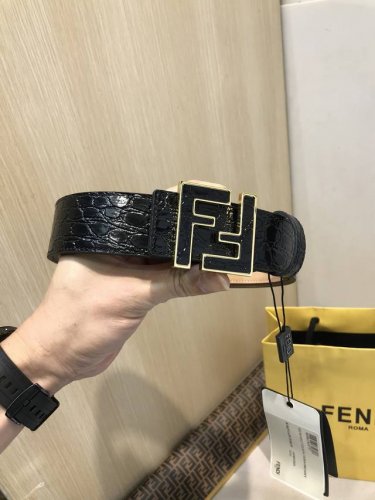 配送专柜包装 打孔针 新款 Fd 宽39Mm 支持Nfc 芯片扫描，标志造型宽皮带，原版铆钉扣，进口原版石头纹配置树膏牛皮制成，镀金表面金属制品，品质保证，非市