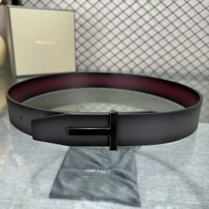 汤姆福特最新网红爆款双面头层牛皮专柜同步3.8宽新款上市了，原版牛皮，搭配铜扣，优雅，大方用的方便。谢谢你转载。