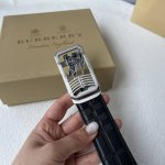 特 品牌：巴宝莉新款进口小牛皮，手感细腻柔软。搭配纯钢自动精品钢扣，男士必备！宽度：3.5Cm