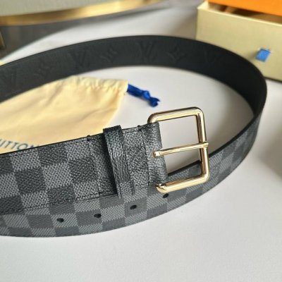 原版包裝1.0 L0Uis Vuitt0N 今季新品 驢家男士原單腰帶 寬度40毫米 定制經典帆布黑花面料內襯小牛皮荔枝紋壓花底 全新開模新型針扣五金。低調百搭