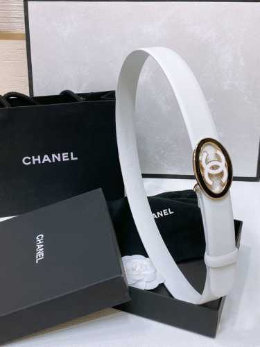 Chanel 24C 黄铜金属 水钻黑 与 白Logo搭扣 黄铜金属进口胎牛皮带身 饰有Cc小Logo手感柔软 细腻 3.0Cm