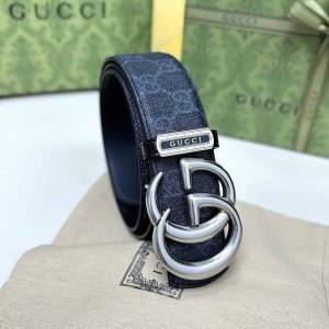 专柜同步新款 批 配全套包装 品牌：Gucci 海外原单 扣头材质：精品实心纯铜扣 带身材质正面：38Mm宽度采用双面进口原版皮腰带，真空电镀五金扣头实物拍摄