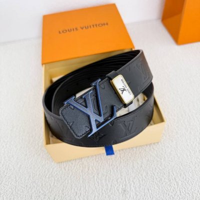 品名： Lv..路易..威登腰带皮带原单 型号：挂扣，经典纯钢材质挂扣，头层牛皮，图片实物拍摄 材料：头层牛皮，挂扣系列，纯钢材质扣头，钯镀电镀工艺永不掉色。经