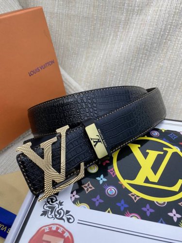 品名：Lv..路易..威登原单 材质：原单牛皮腰带 百分百头层牛皮腰带保证真皮，24K纯钢扣，专柜原单品质、做工精细，时尚大牌，送人自用首选 包装： 请认准如图