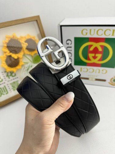 品名：古奇.Gu...Ci 自动带 材质：原单牛皮腰带 专柜原单品质、做工精细，时尚大牌，送人自用首选 包装： 请认准如图专柜包装赠送打孔器手提袋专柜礼盒宽度3