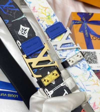 皮带：Lv.路易威登顶级复刻- 腰带：原单品质百分百进口原厂头层牛皮，保证真皮。雾面镜面接皮设计工艺.真空电镀.永不掉色.24K纯钢扣头层小牛皮涂鸦手绘油画系列