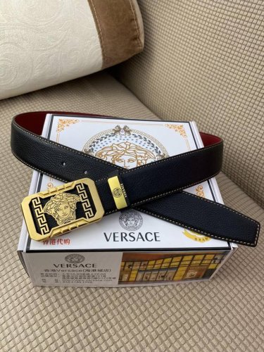 品名：Versace.范思哲 材质：原单牛皮腰带 百分百头层牛皮腰带保证真皮，24K纯钢扣，专柜原单品质、做工精细，时尚大牌，送人自用首选 包装： 请认准如图专