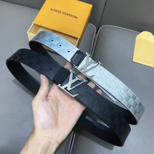 特P190 寬：40Mm Louis Vuitton 腰帶 頂級原單品質 寬度40毫米 絲印專櫃大花圖案 搭配最新款五金 專櫃款號 細節看圖 市場獨家版本 ！碼