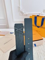 特P 170 路易威登 4.0Cm宽 M9229，水波纹黑色全皮平纹底，真空电镀哑黑水波纹挂扣，双面可用，