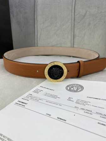 宽度4.0Cm 范思哲 此款水波纹 腰带饰有标志性的Versace美杜莎头像扣，彰显品牌格调。是一款精美的衣橱必备单品。 - 点击图像关闭
