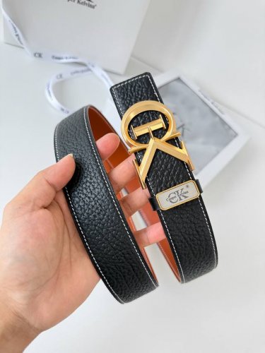 品牌：Cooper Kelvina 腰带 皮带 型号：自主大牌平替腰带，韧于形，持于心，当精钢与头层牛皮共舞，规则亦可流动成诗，时间是最好的抛光师 每一道天然痕