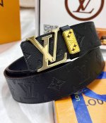 皮带：Lv..路易..威登顶级复刻. 腰带：原单品质百分百头层牛皮，保证真皮。雕花镂空工艺.真空电镀.永不掉色.24K纯钢扣头层小牛皮荔枝纹双面两用专柜同等质量
