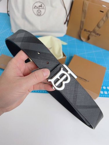 特 巴宝莉 TB系列 全套包装 意大利原厂皮料 双面两用 尺寸4.0cm 五金进口炉内五金，
