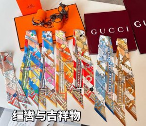 H家新款丝巾，缰辔与吉祥物，100%重磅真丝斜纹绸，爱马仕束发带 双面双款！顶级斜纹真丝打造 超精细的印花非常清晰 绝对是送礼自用的首选丝带既可绕于颈间，亦可缠