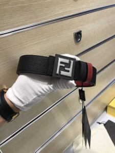 特 配送专柜包装 打孔针 新款 Fd 宽35Mm 支持Nfc 芯片扫描，标志造型皮带，原版间色双层F铆钉扣，进口原版 黑色小荔枝纹配酒红色压花制成，镀金表面金属