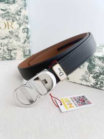品名：迪奥. Dior 腰带自动带 皮带 型号：自动扣，纯钢材质自动扣，自动带身，图片实物拍摄 材料：百分百头层牛皮，保证真皮。24K纯钢扣专柜同等质量， 双面 - 点击图像关闭