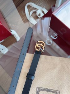 Gucci 表面头层小牛皮 宽度2.0Cm 专柜新版Logo横标，原版进口南非皮底，精品双G铜扣 高端品质，不惧对比。