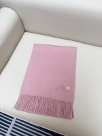 对版品质升级 Lp羊绒世家，羊绒界的新贵，只做最好的皮雅娜冬季新款男女都可以用 Lp素色长巾 ，自己可以去看看哦，他家的价格p估计会让你却步，太贵了，简直是贵族