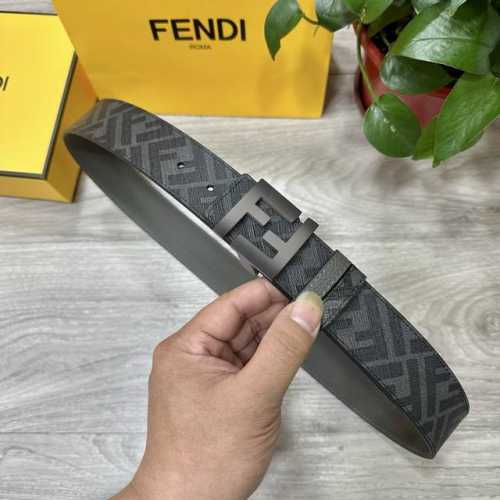 Fendi芬迪专柜同款 宽4.0Cm 双环正反用腰带 Ff按钉搭扣 灰色Cuoio Romano皮革材质 反面面料带有烟草黄和黑色Ff图案 四方金属饰面 时尚经