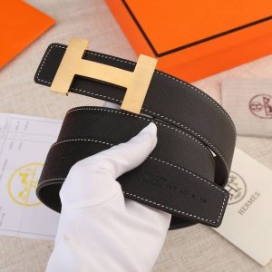 特 P200 Hermes 爱马仕进口意大利牛皮皮带，3.8宽，经典的手掌纹路且双面可用，爱马仕这个享誉全球的品牌，每一款皮带都是精心设计，在专业的工匠手里锻造