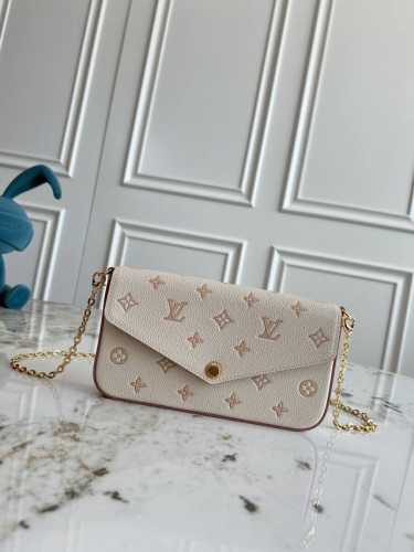 芯片版 M15968 M69977新款三件套 本款 Pochette FéLicie 链条包为 Monogram Empreinte 皮革描绘 Monogram
