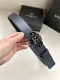 宽度4.0Cm Versaec 范思哲 此款时尚腰带由柔软的小牛皮革制成，饰有立体美杜莎！扣头五金采用真空电镀 。