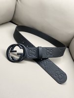 古驰.Gucci 全套包装 4.0Cm Gg 2024新款supreme帆布是品牌的一款代表性面料，其灵感源自30年代的典藏设计。互扣式双g以钯金色调配件亮眼呈