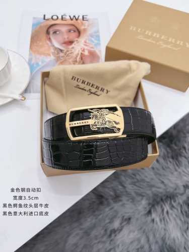 特 巴宝莉 不锈钢自动扣腰带 宽度3.5Cm 品质款式，高档 耐用。进口头层仿真鳄鱼肚皮纹，可以媲美真鳄鱼，耐用性 纹路都极像。底皮：意大利进口牛皮，纯正进口保
