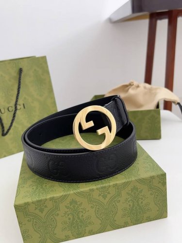特 古奇 顶级货品 宽度3.8Cm 原厂荔枝纹压制经典花纹， 搭配黑色进口底皮。精细的做工，品质好货。 扣头：纯铜材质 金色 银色 枪色