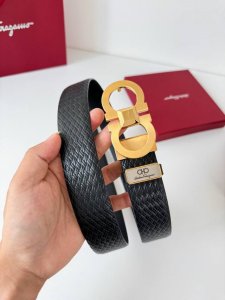 品名：菲拉格慕.Ferrgamo腰带 皮带 原单 型号：挂扣，纯铜材质经典挂扣，实物拍摄，头层牛皮 材料：百分百头层牛皮，保证真皮。纯铜材质，真空电镀永不掉色，