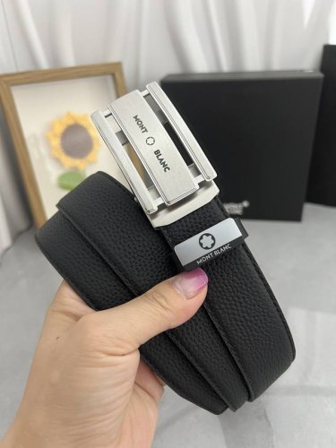 品名：万宝龙 Montblanc 自动带 材质：原单牛皮腰带 百分百头层牛皮腰带保证真皮，24K纯钢扣，专柜原单品质、做工精细，时尚大牌，送人自用首选 包装：