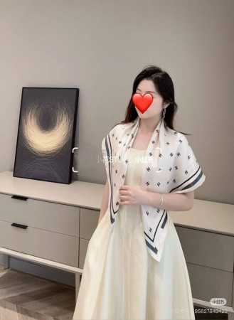 新款 Chanel 官网同步 双面同色蝴蝶结 18姆米 2025新品方巾必须征服它今年丝巾的戴法 一下子特别了许多 话题度太高只要营业 穿搭必出圈 大胆尝试了一 - 点击图像关闭