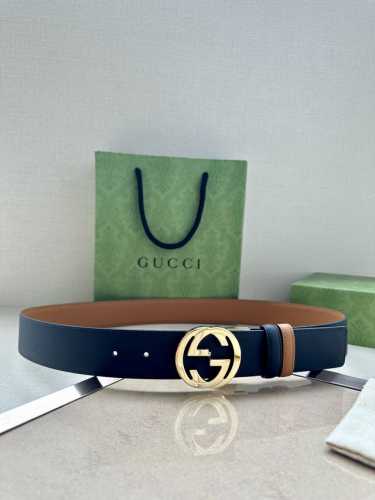 宽度4.0Cm Gucci系列，品牌标志性的双G原单钢扣标识经重新诠释后，以光彩夺目的金色调呈现在这款手掌纹腰带上。