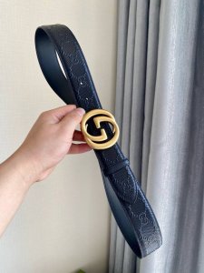 Gucci古奇 原单正品 ，专柜印字钢扣，3.8Cm新款到货Guccl经典皮带压大花 海外原单货，意大利创作，配以双G互扣金属扣，原版皮纹拿的走图片拿不走的品质
