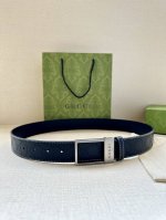 特 宽度4.0Cm 搭配原版皮带扣 、腰带以采用热压印技术的Gucci Signature皮革精制而成，触感厚实，印花图案清晰分明。反射Gucci Signat