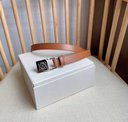 特 Loewe 罗意威 专柜最新同款腰带 选用光滑牛皮革窄款腰带 配有anagram挂锁针扣 卓越的工艺 个性的造型 精美的材质 宽:2.0Cm - 点击图像关闭