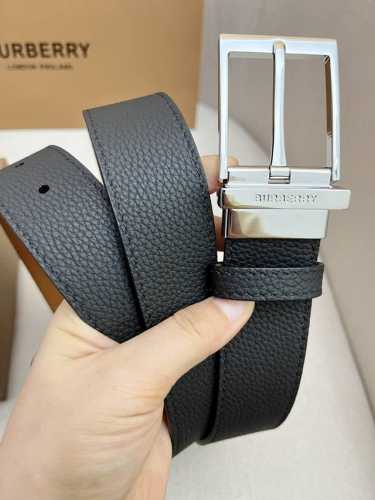 Burberry-巴宝莉！男士专柜对版金属扣，头层牛皮双面外用腰带，商务通勤休闲场合均适合佩戴。3.5Cm