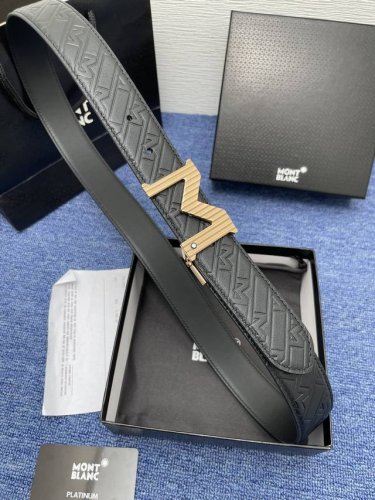品牌 万宝龙 550 特 P190 描述 双面原版皮，这款饰有带扣的腰带配以水牛皮衬里，覆以Monogram 牛皮。展现细腻的品牌特质，是牛仔裤的理想配件 字母