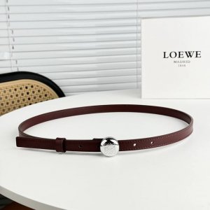 p200。 Loewe罗意威 鹅卵石腰带，小众不撞款 ，裙装裤装都能搭，1.5Cm