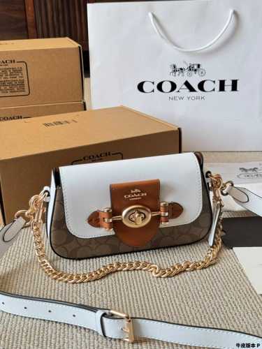 牛皮版本 Coach 新品 Brie 旋锁腋下包 Coach 复古小包来也～ 搭配金属腋下链条 ＆精致感Upup 单肩斜挎两用，实用性 四级好搭配 高质量包包心