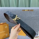 支持Nfc芯片扫描礼物Lv皮带宽度：4.0Cm 专柜同步最新系列，双面头层牛皮压棋盘格带身双面可用搭配精致雕大波浪字母挂扣钢扣，媲美代购欢迎对比时尚百搭，品味的