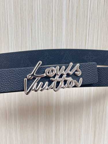 当季新款，3.0宽双面黑色进口牛皮一面激光，搭配精品铁丝扣，